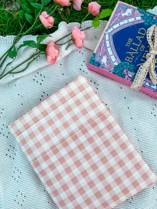 "Picnic in a Meadow" The Darling Desi Collection - Booksleeve