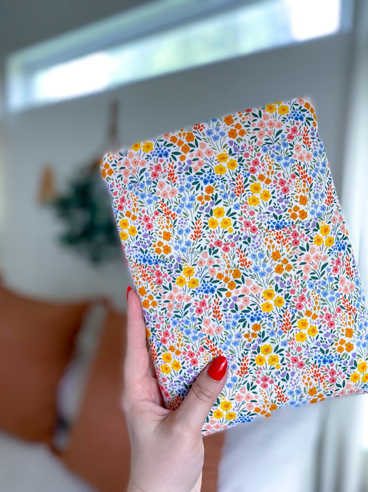 VIBRANT BLOOMS BOOKSLEEVE