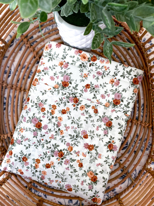COTTAGECORE FLORAL BOOKSLEEVE